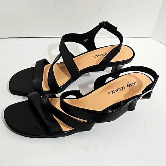 Black Strappy Side buckle Easy Spirit Sandal 8.5 nwot - Picture 1 of 9